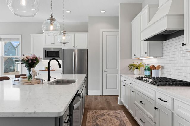 6055 Jewel Lane N, Plymouth, MN 55446