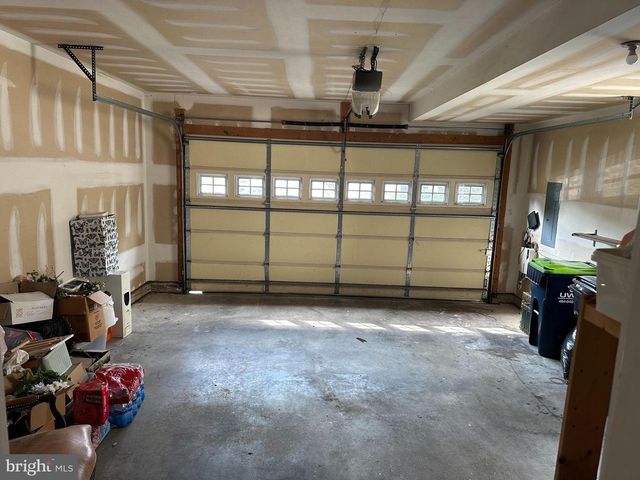 590 HIDDEN LAIR DR, Blue Bell, PA 19422