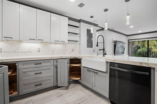 3175 Coral Ridge Dr 3175, Coral Springs, FL 33065