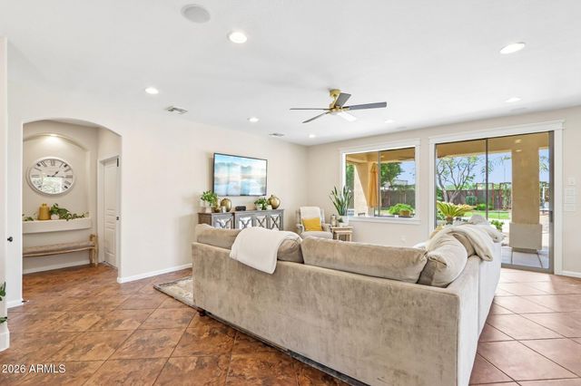 15748 W SHANGRI LA Road, Surprise, AZ 85379