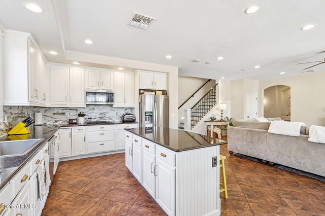 15748 W SHANGRI LA Road, Surprise, AZ 85379