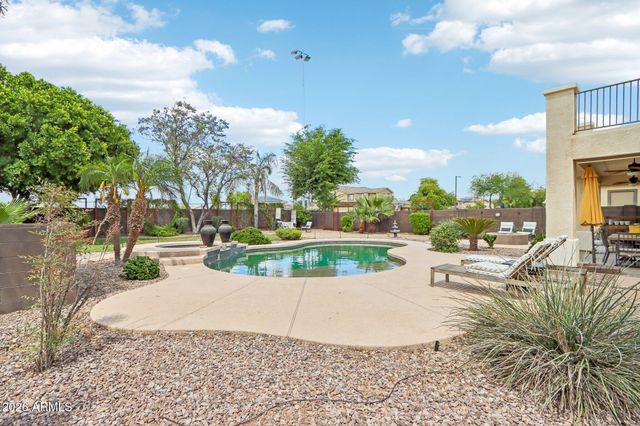 15748 W SHANGRI LA Road, Surprise, AZ 85379