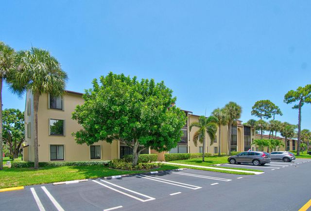 627 Sea Pine Way A3, Greenacres, FL 33415