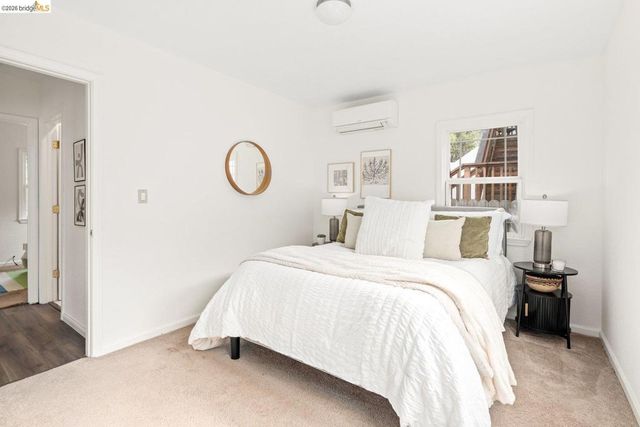 1082 1082 16th St, Oakland, CA 94607