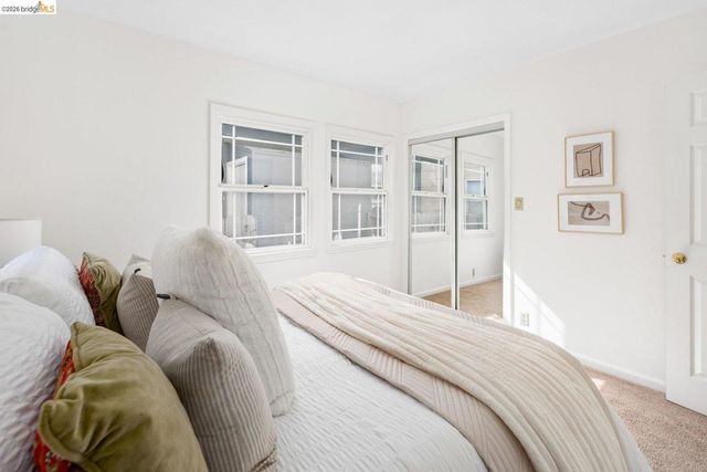 1082 1082 16th St, Oakland, CA 94607