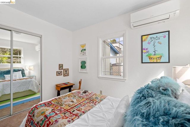 1082 1082 16th St, Oakland, CA 94607