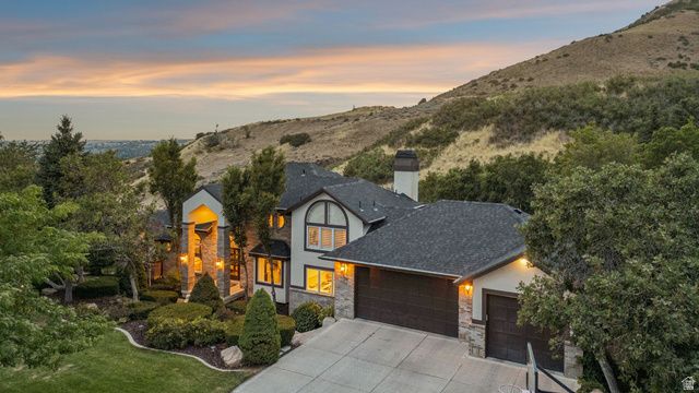 3311 COVE CIR, Layton, UT 84040