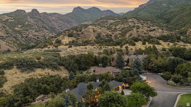 3311 COVE CIR, Layton, UT 84040