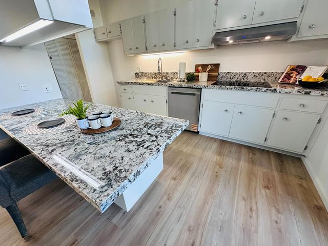 1427 Brown Dr, Davis, CA 95616