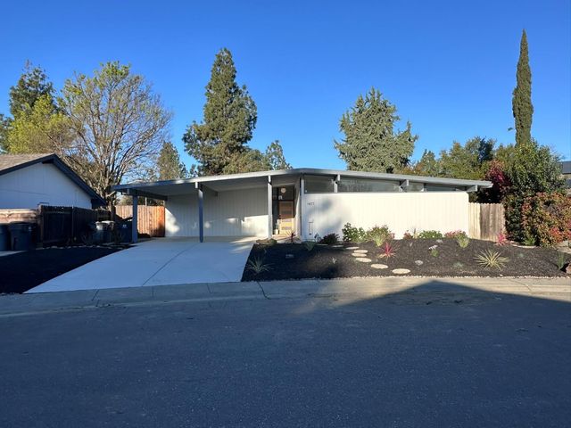 1427 Brown Dr, Davis, CA 95616