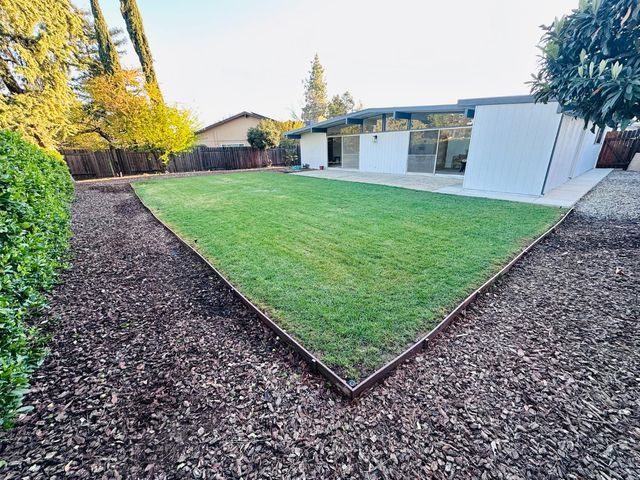 1427 Brown Dr, Davis, CA 95616