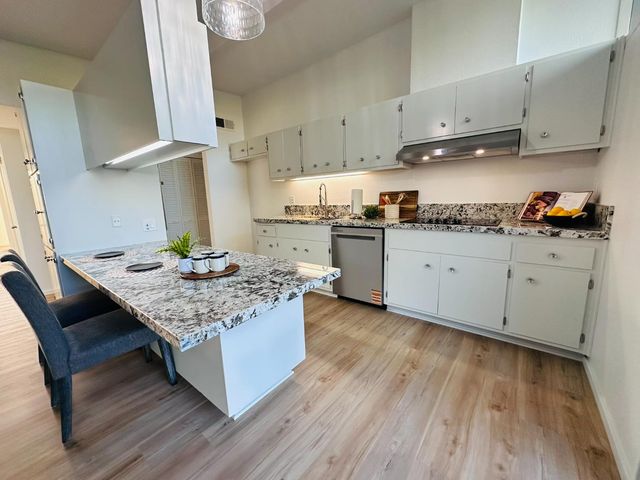 1427 Brown Dr, Davis, CA 95616