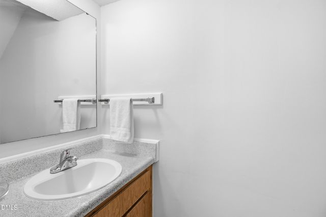2502 Avent Ferry Road 203, Raleigh, NC 27606