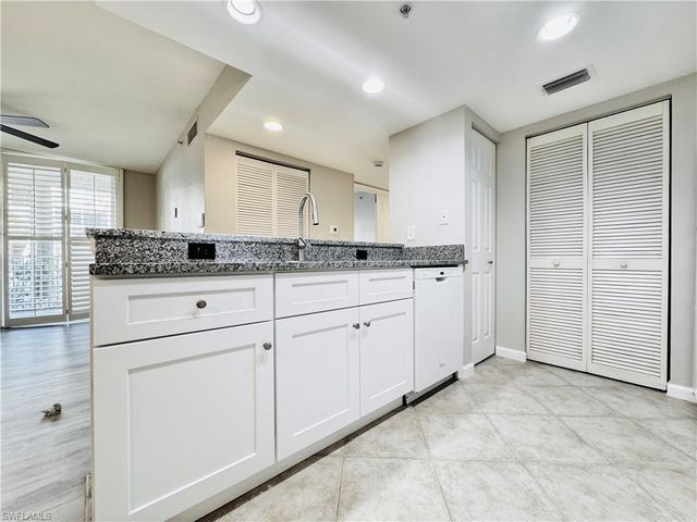 4121 Residence DR 301, Fort Myers, FL 33901