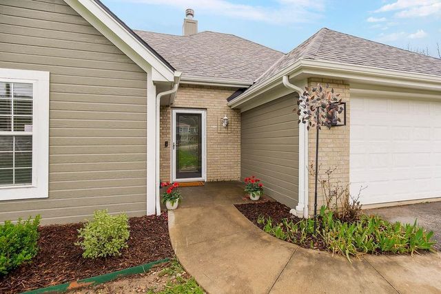 309 S Minter Road, Grain Valley, MO 64029