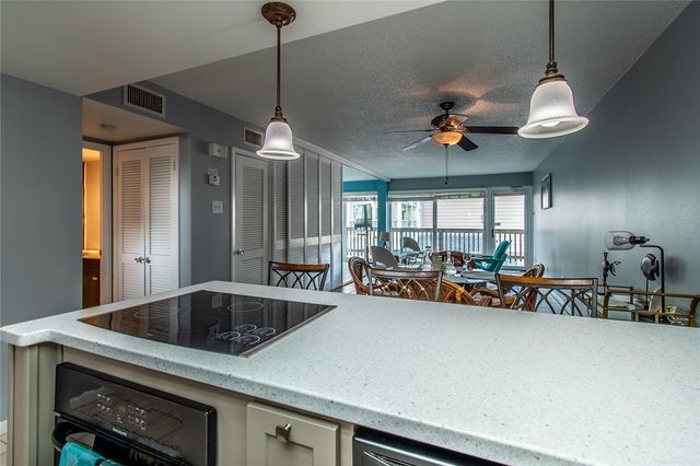 14810 Windward Unit 204 Dr, Corpus Christi, TX 78418