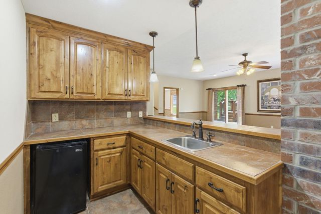 4202 Buttonwood Drive, Nixa, MO 65714