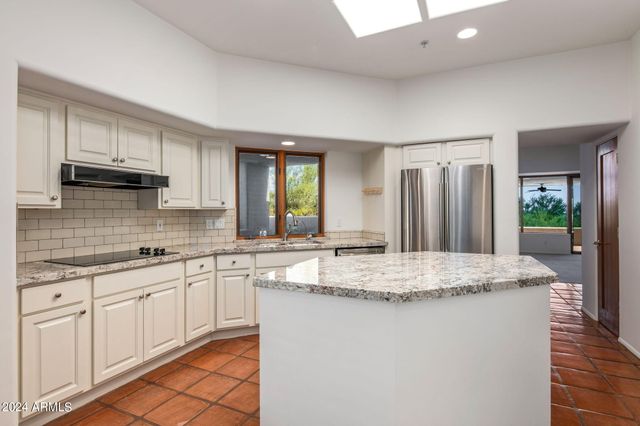 10095 E GRAYTHORN Drive, Scottsdale, AZ 85262