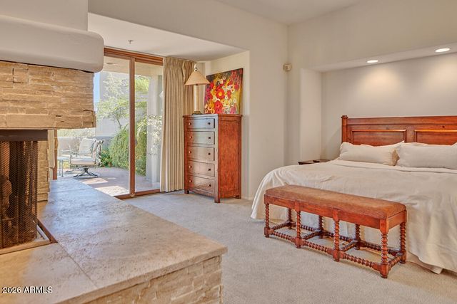 10095 E GRAYTHORN Drive, Scottsdale, AZ 85262