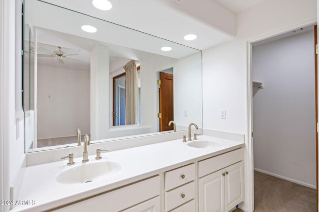 10095 E GRAYTHORN Drive, Scottsdale, AZ 85262