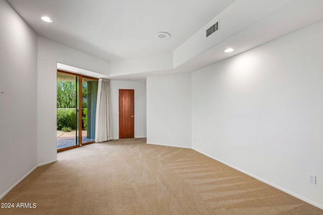 10095 E GRAYTHORN Drive, Scottsdale, AZ 85262