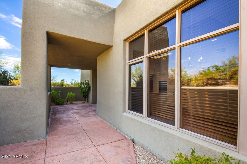 10095 E GRAYTHORN Drive, Scottsdale, AZ 85262 — photo 2