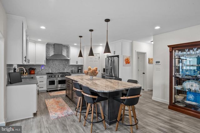 168 SIANNA CIR, Wernersville, PA 19565