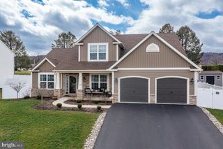 168 SIANNA CIR, Wernersville, PA 19565
