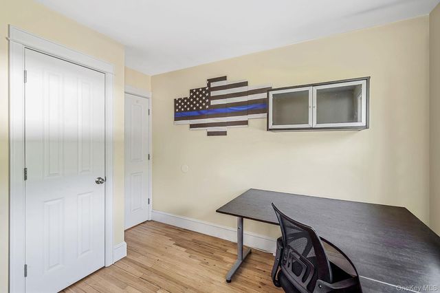 18 Ludlow Way, Oakdale, NY 11769