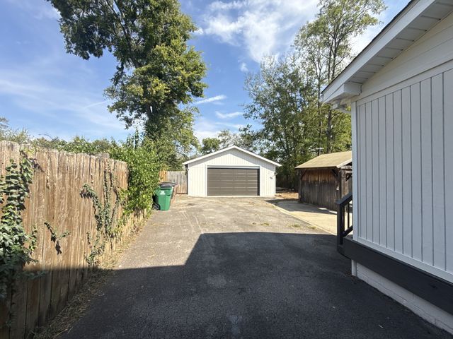 5914 Deal Ave, Nashville, TN 37209
