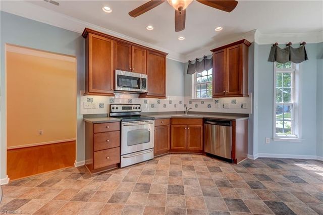 205 Heritage Hill Drive, Jamestown, NC 27282