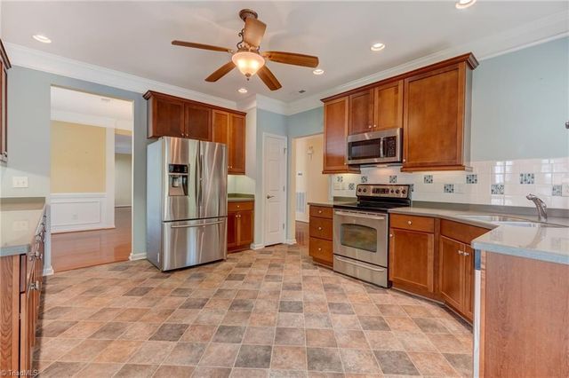 205 Heritage Hill Drive, Jamestown, NC 27282