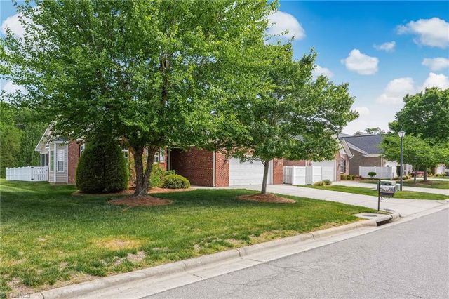 205 Heritage Hill Drive, Jamestown, NC 27282