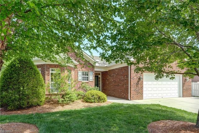 205 Heritage Hill Drive, Jamestown, NC 27282