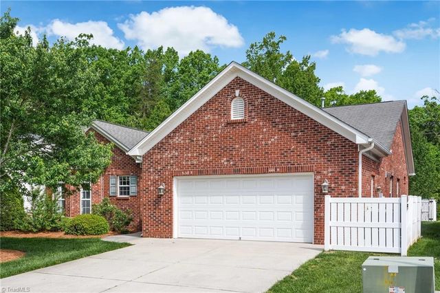 205 Heritage Hill Drive, Jamestown, NC 27282