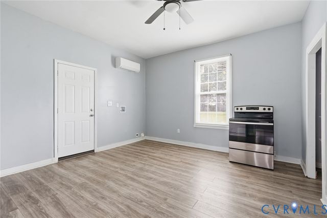 32 Elm St, Petersburg, VA 23803