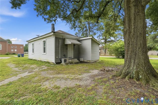 32 Elm St, Petersburg, VA 23803