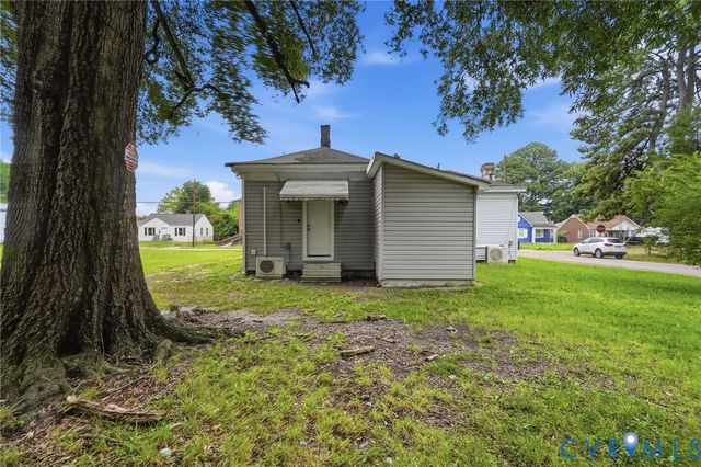 32 Elm St, Petersburg, VA 23803