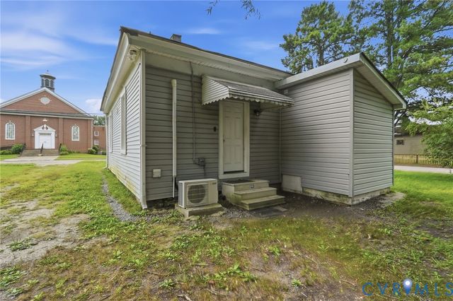 32 Elm St, Petersburg, VA 23803
