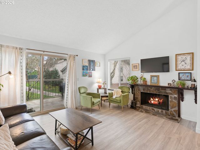 10217 Sw TRAPPER Ter, Beaverton, OR 97008