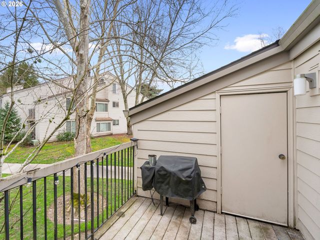 10217 Sw TRAPPER Ter, Beaverton, OR 97008