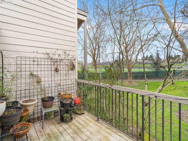 10217 Sw TRAPPER Ter, Beaverton, OR 97008