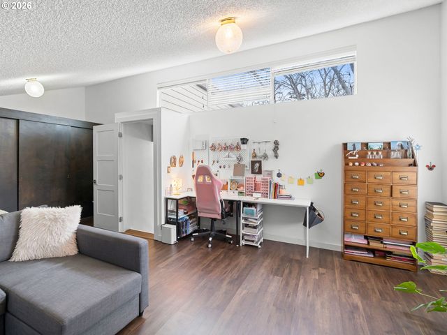 10217 Sw TRAPPER Ter, Beaverton, OR 97008