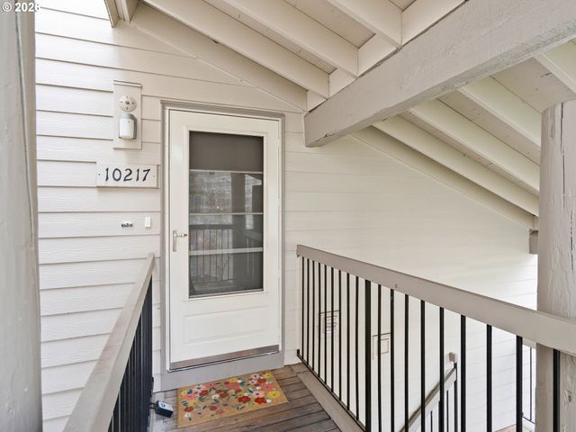 10217 Sw TRAPPER Ter, Beaverton, OR 97008