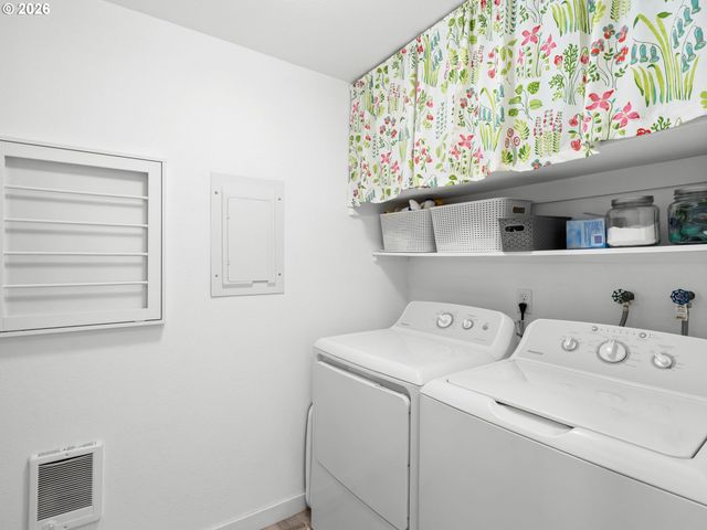 10217 Sw TRAPPER Ter, Beaverton, OR 97008