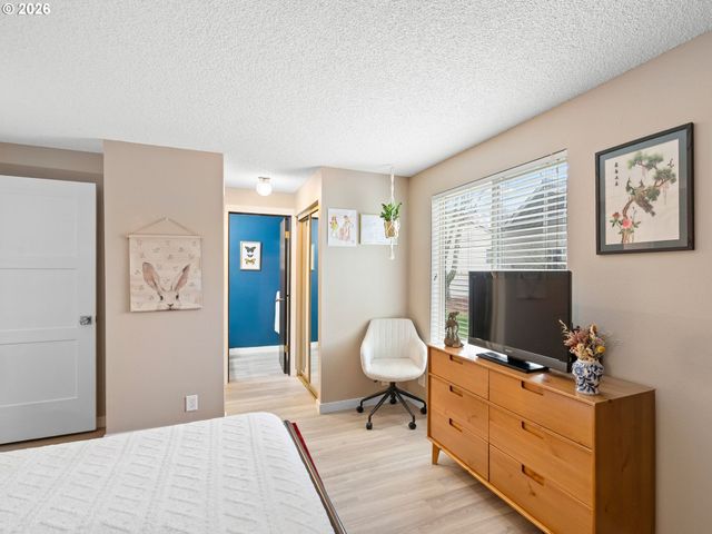 10217 Sw TRAPPER Ter, Beaverton, OR 97008