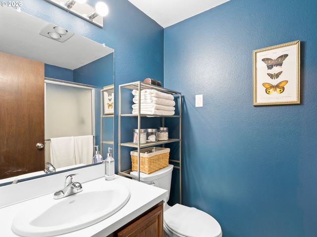 10217 Sw TRAPPER Ter, Beaverton, OR 97008