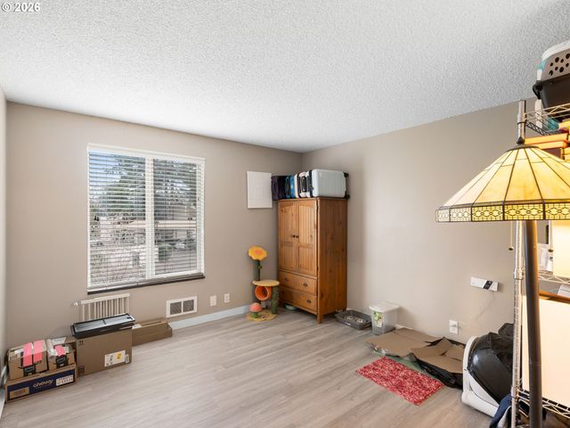 10217 Sw TRAPPER Ter, Beaverton, OR 97008