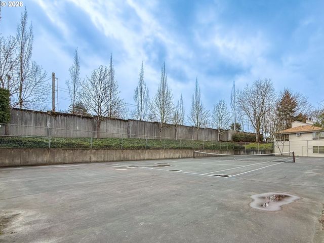 10217 Sw TRAPPER Ter, Beaverton, OR 97008