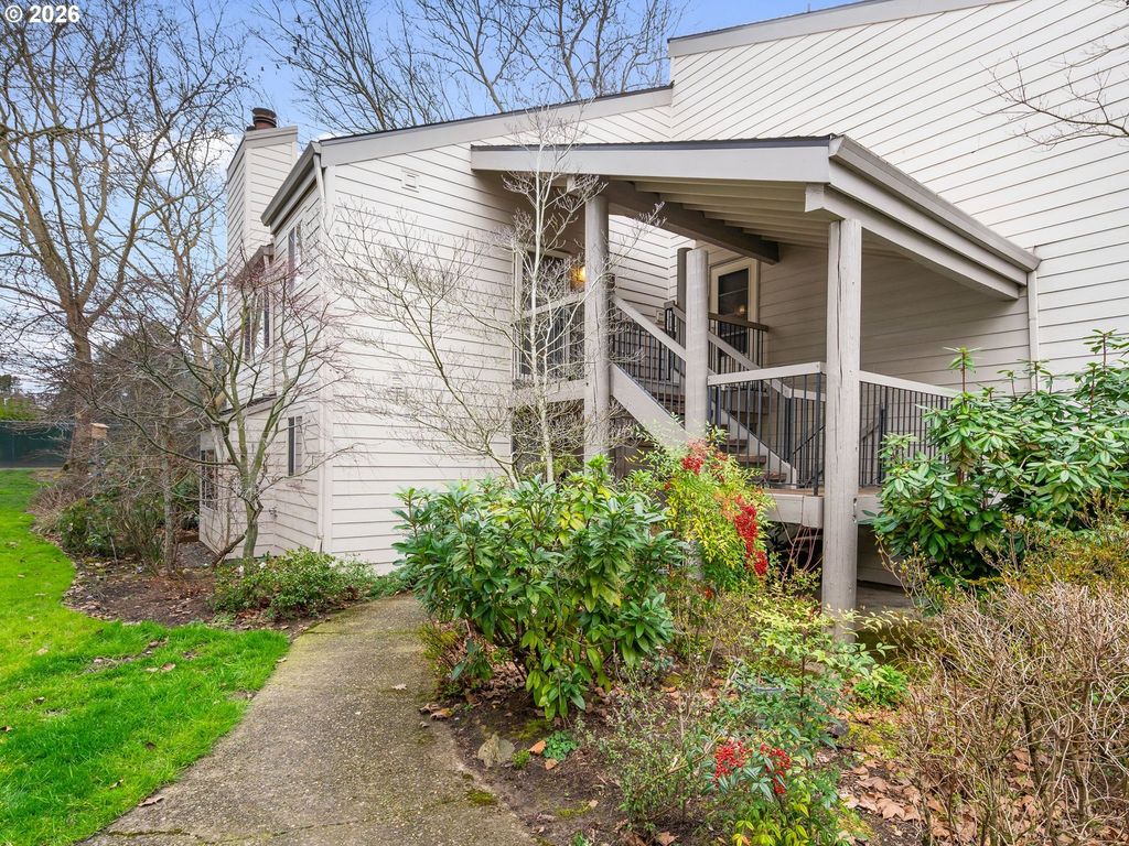 10217 Sw TRAPPER Ter, Beaverton, OR 97008